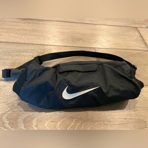 Nike Pro Unisex Dri-Fit Football Hyperwarm Handwarmer-Bundle wGloves (L)